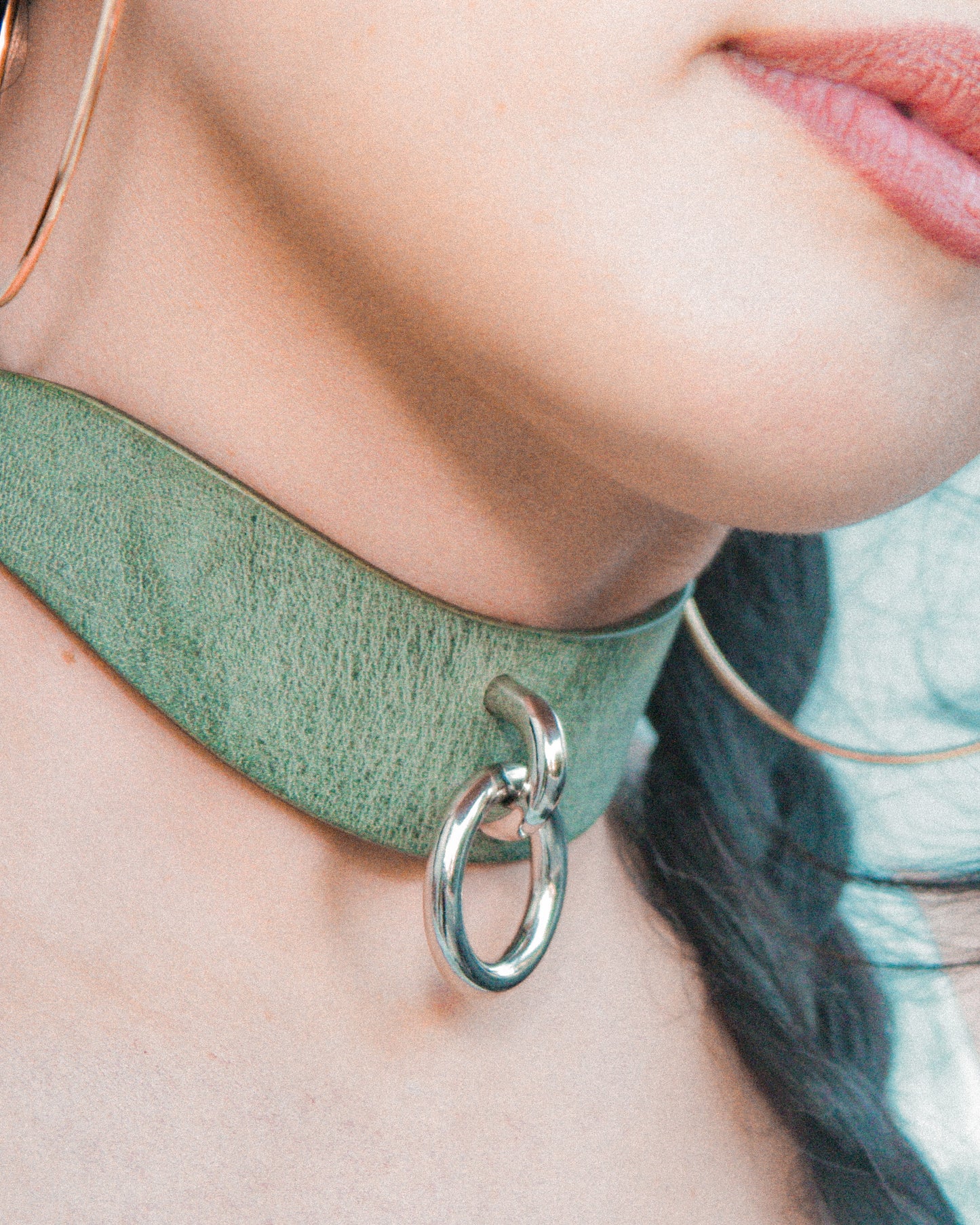 Orbit Day Collar in Pistacia